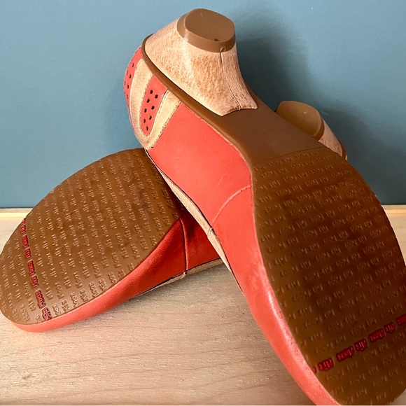 Cute coral heels size 6 - Picture 3 of 9